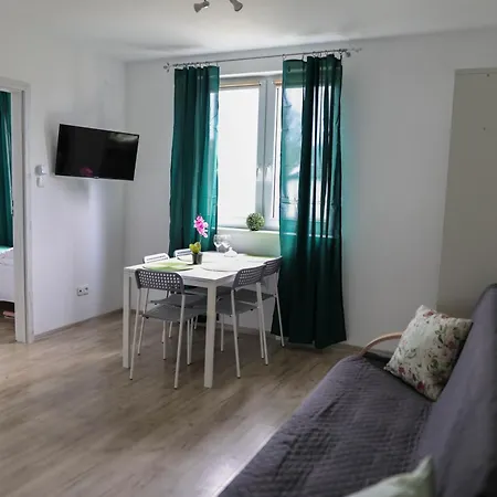 דירה Poddabek- Basen Kryty, Sauna, Animacje Dla Dzieci , Malpi Gaj, Baseny Na Dachu פודאובי