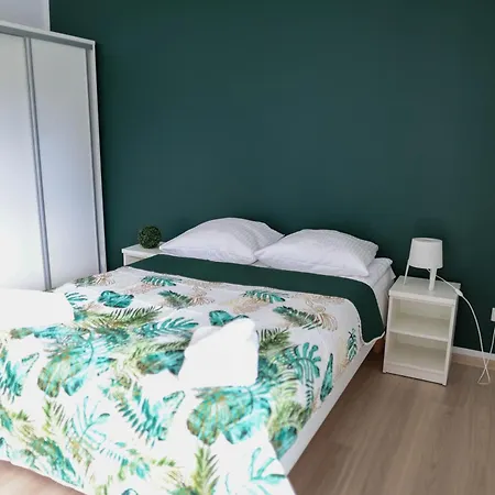 Poddabek- Basen Kryty, Sauna, Animacje Dla Dzieci , Malpi Gaj, Baseny Na Dachu * ポッドンビエ