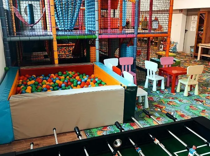 Poddabek- Basen Kryty, Sauna, Animacje Dla Dzieci , Malpi Gaj, Baseny Na Dachu